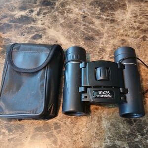 Powerview 10x25 Compact Folding BINOCULARS w/ CASEThe Powerview 10x25 Compac